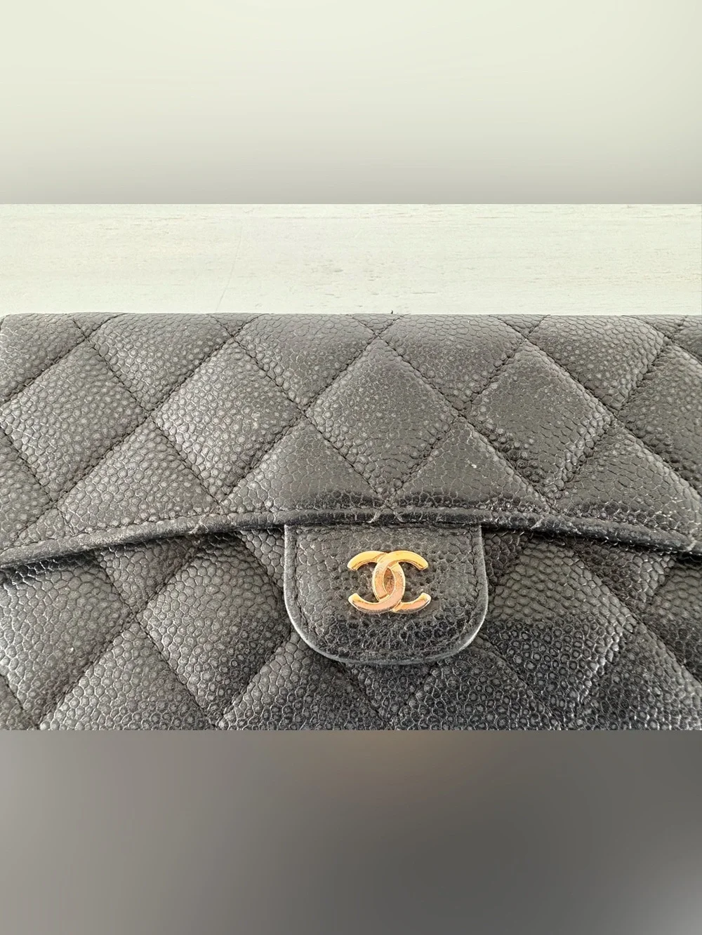 CHANEL includes box